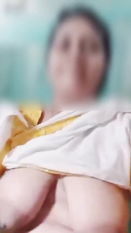 Showing Open boobs Indian sexxxx