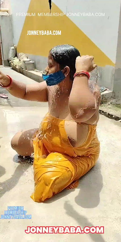 Indian YOUTUBER desi bhabhi nude bathing full video
