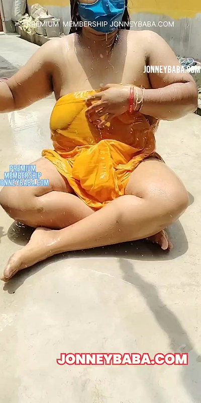 Indian YOUTUBER desi bhabhi nude bathing full video