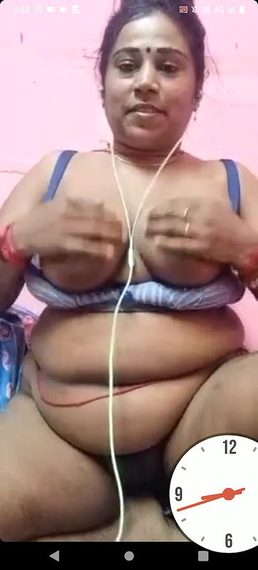 tamil aunty showing her boobs in video call