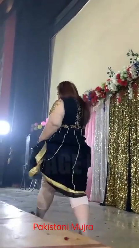 Pakistani Hot Mujra