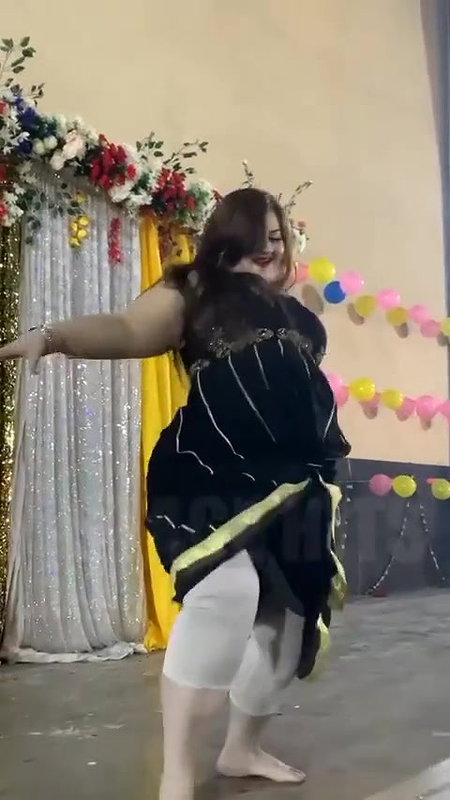 Pakistani Hot Mujra