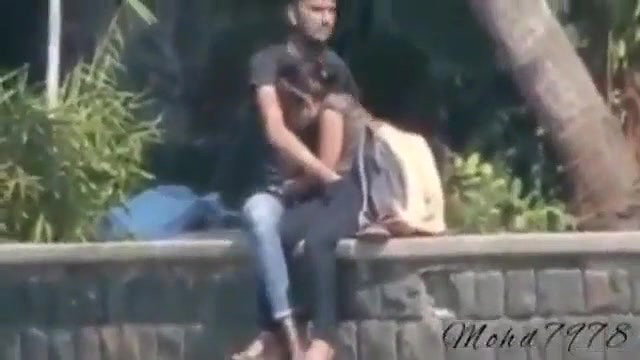 desi lovers in delhi park
