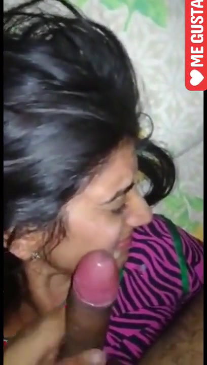 Indian cute girl fucking passionate sex with her boyfriend in fields