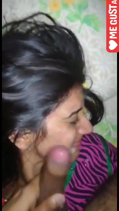 Indian cute girl fucking passionate sex with her boyfriend in fields