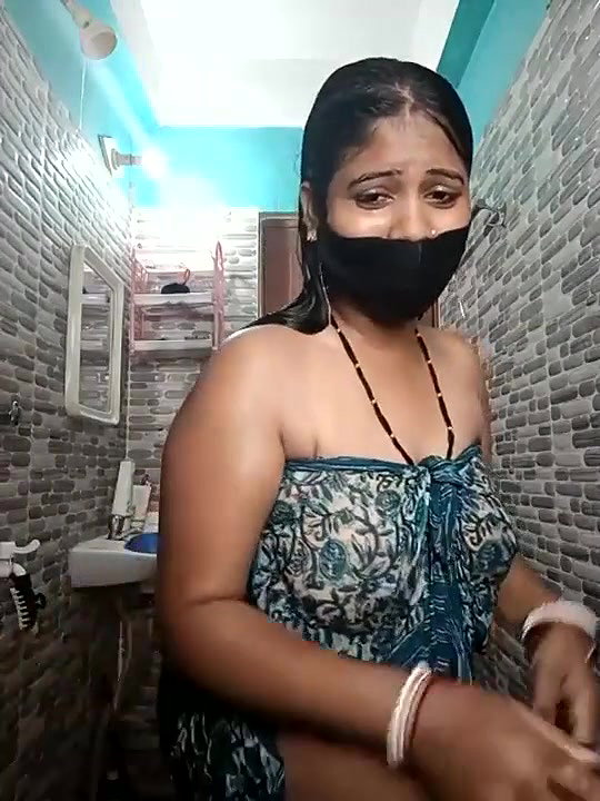 Desi Girl taking Shower and Ass Show
