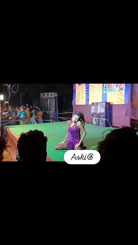 Boobs prs in dance show