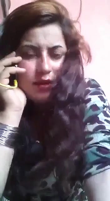 Pk bhabi show her boobs