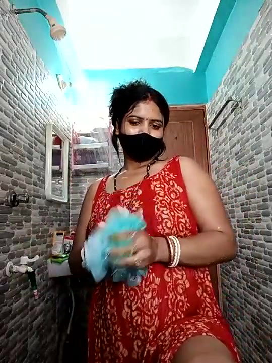 Beautiful Desi girl taking shower