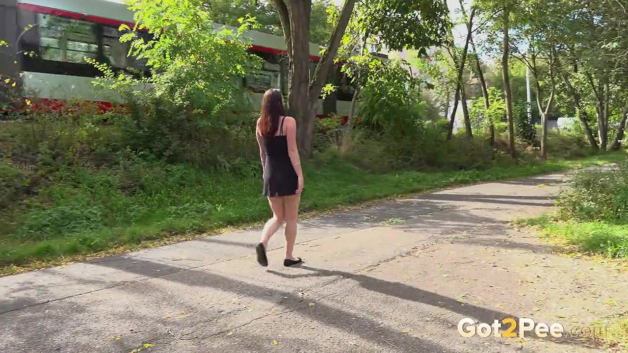Amanda Hill squats and enjoys a long piss outside