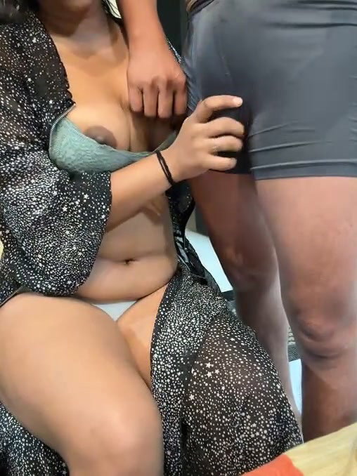 GF giving blowjob to BF