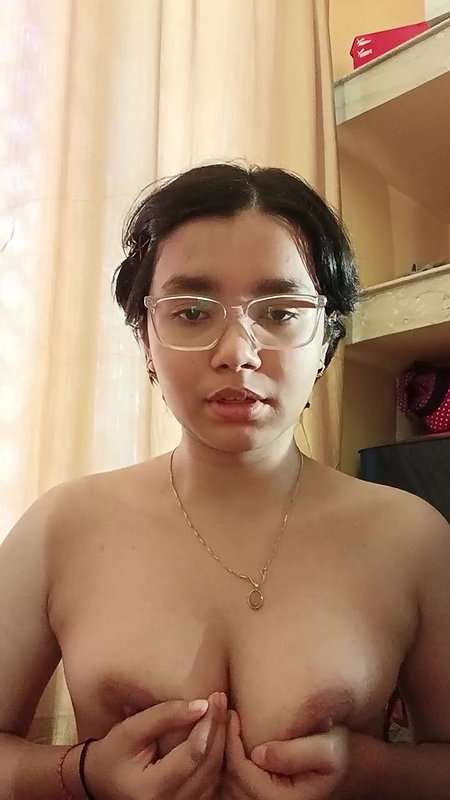 Sexy Chasmish Girl Removing Bra Panty And Showing