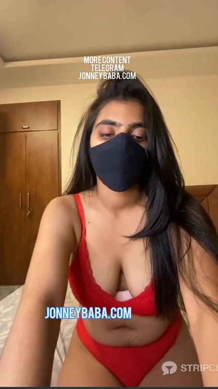 Emmy Kapoor stripchat nude show