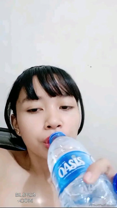 Big titty Indonesian teen live on Tango