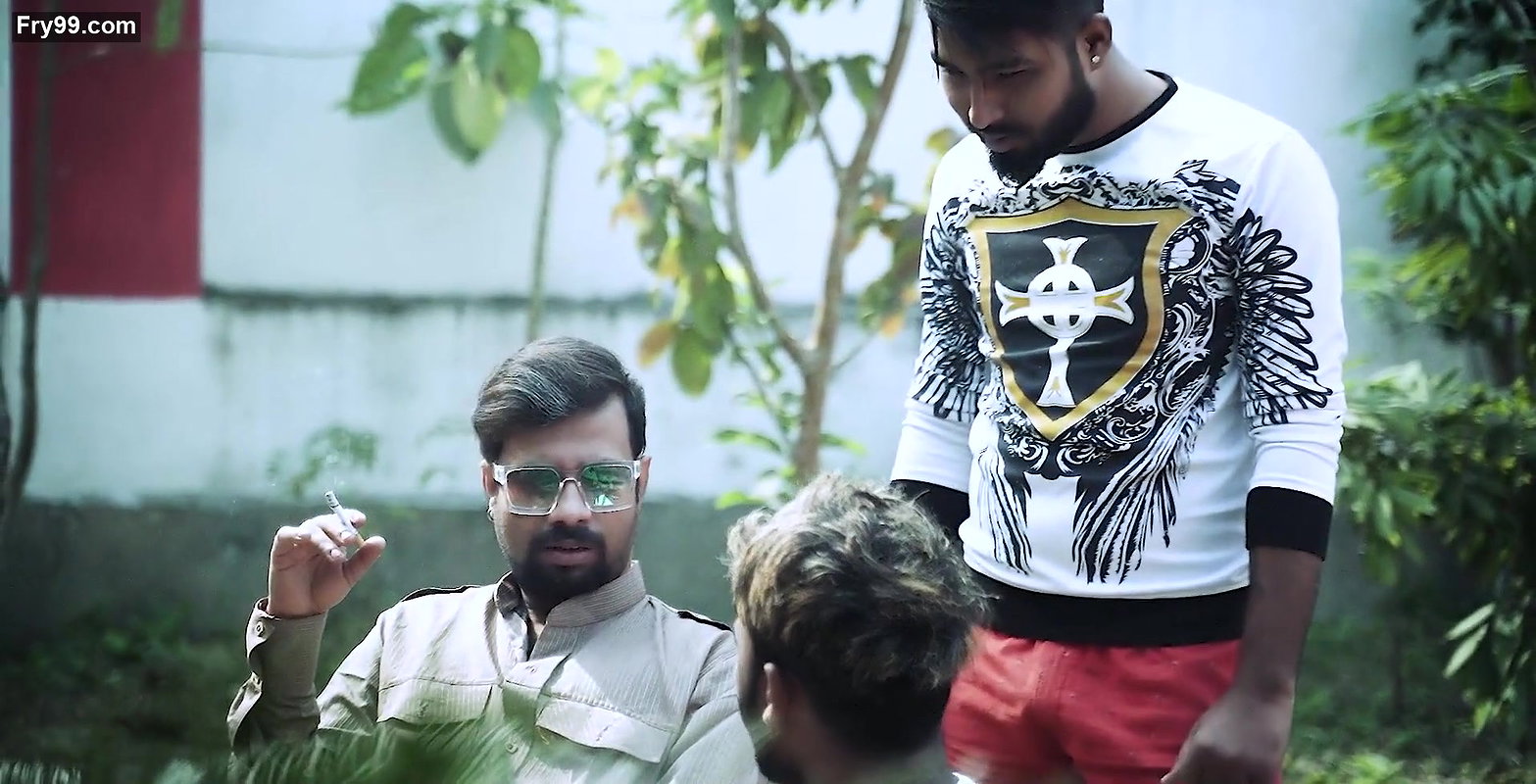 RASTE SE MAHILA VIKHARI KO UTHA KAR ANTIM BABU NE KHUB PELA FULL MOVIE