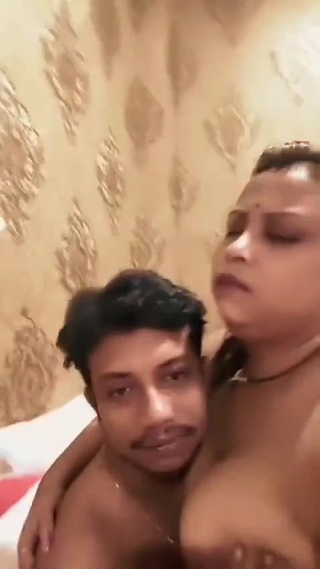 bhabi enjoying with boyfriend in hotel room part 2