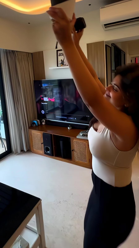 VAIBHAVI MASSIVE MELONS CUTE CLEAVAGE TEASE HQ VIDEO