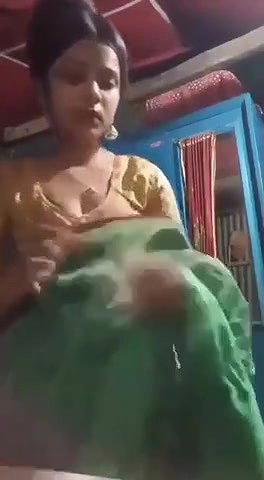 NewlyWed Bangladeshi Girl Showing Boobs Pussy