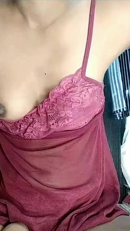 meenu babe one side boob pressing