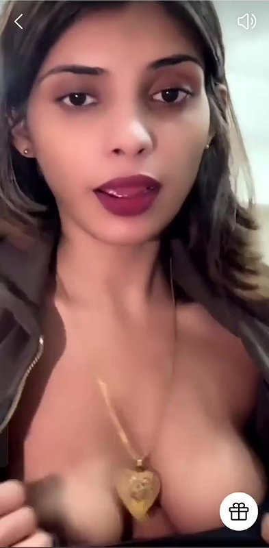 Tango bomb girl