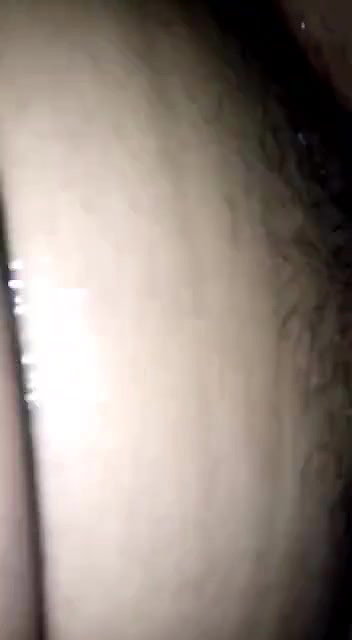 Nahate hue boobs aur gili chut dikha rahi h
