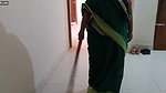(Boss ke bete ne naukrani se mast chudai) Fuck desi maid Simran Bhabhi wearing saree Huge Boobs & Ass – Hindi Audio