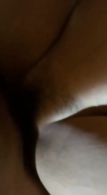 Desi ladki tange fela kar chudwa rahi hai