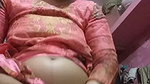 Desi Bhabhi Apni Choor Main Ungli ker Rahi Hai