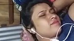 ladki ne video call mein apni chuche dikhayi