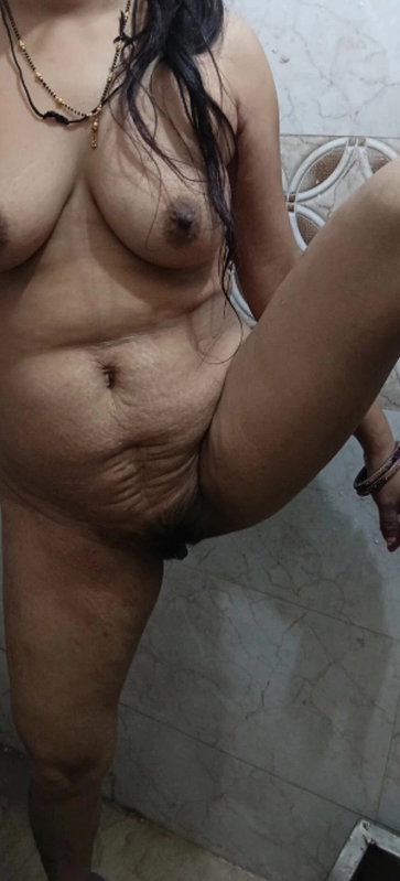 Arab Girl Showing