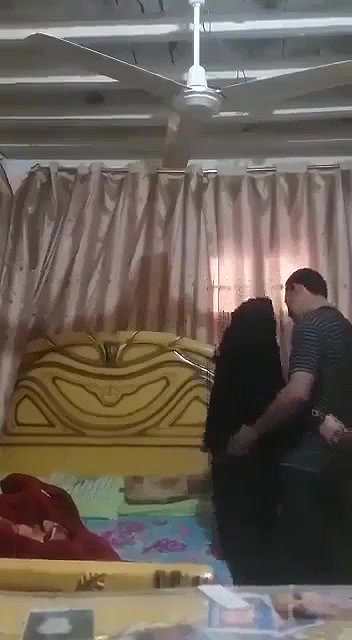 hijabi bhabhi with lover