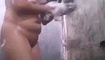 nangi hoke nahate hue video banayi