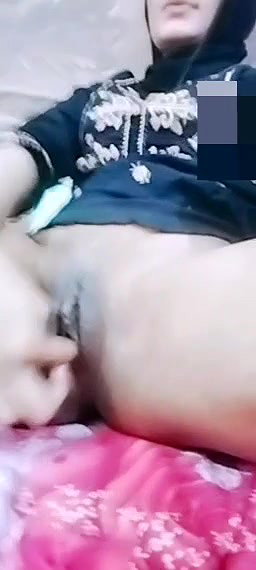 Aaliyah Indian Horny Girl Showing Pussy Fingering 2