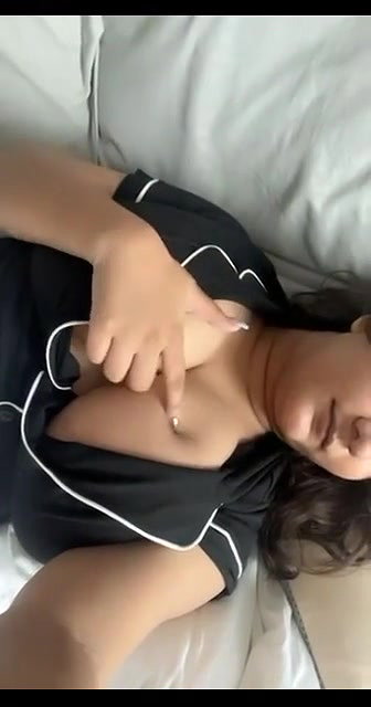 Indian Big Boobs Baddie Showing