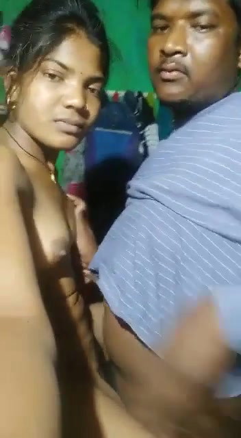 Village Couple Dhire Dhire Sex Ka Maza Lete Aur Humein Dete Hue
