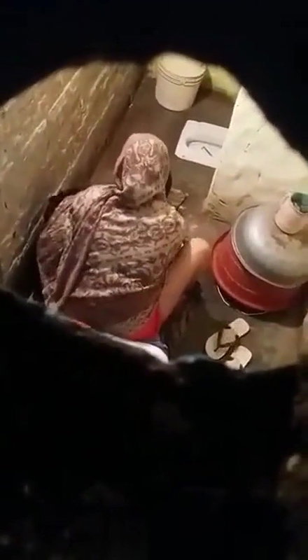desi hijab muslim aunty riding in toilet