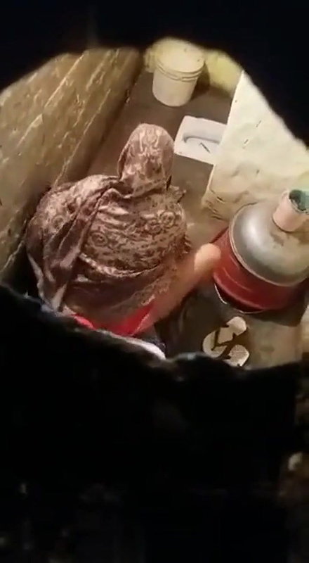 desi hijab muslim aunty riding in toilet