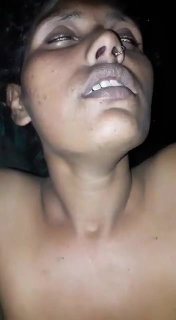 Village Girl Land Ke Upar Kudnelagi