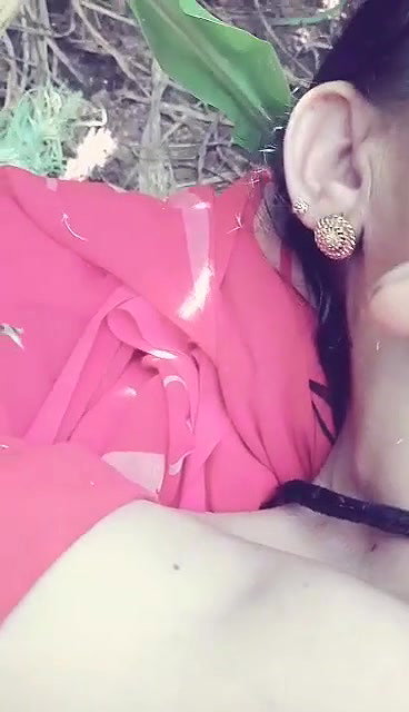 Hairy Dehati pussy show in the outdoors