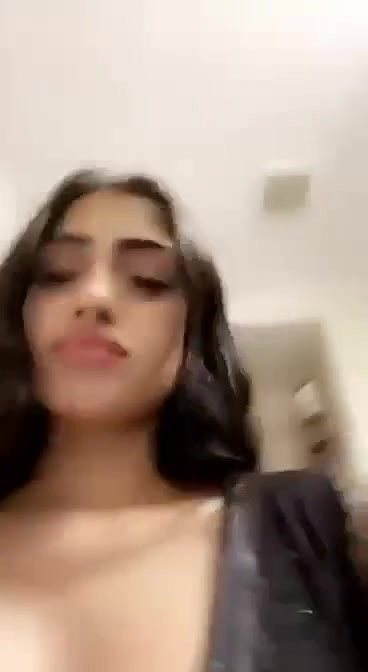 Sexy Babe Showing