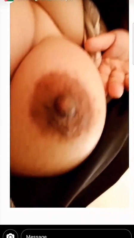 Karachi Hijabi Lover Boobs Showing In Restaurant