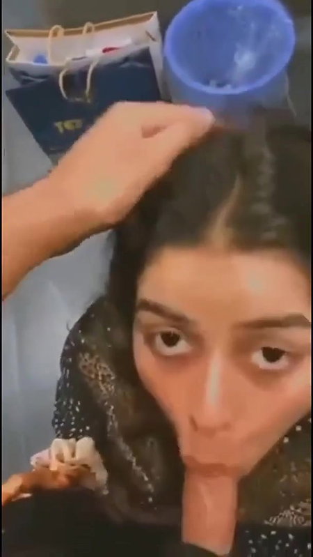 Desi Babe Giving Blowjob In Public Toilet