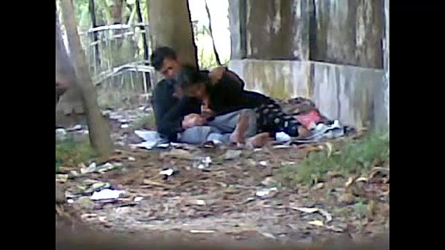 park mein ladki ne lund ki sawari kri