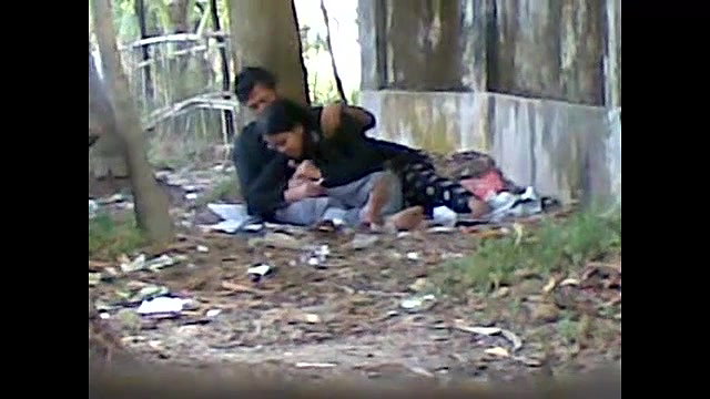 park mein ladki ne lund ki sawari kri