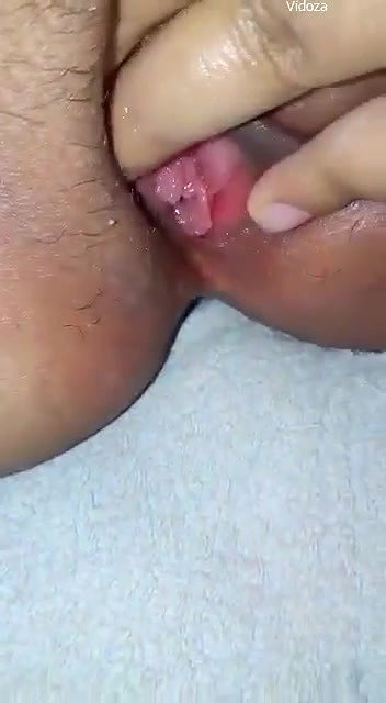 Big Boobs Bhabhi Pussy Fingering