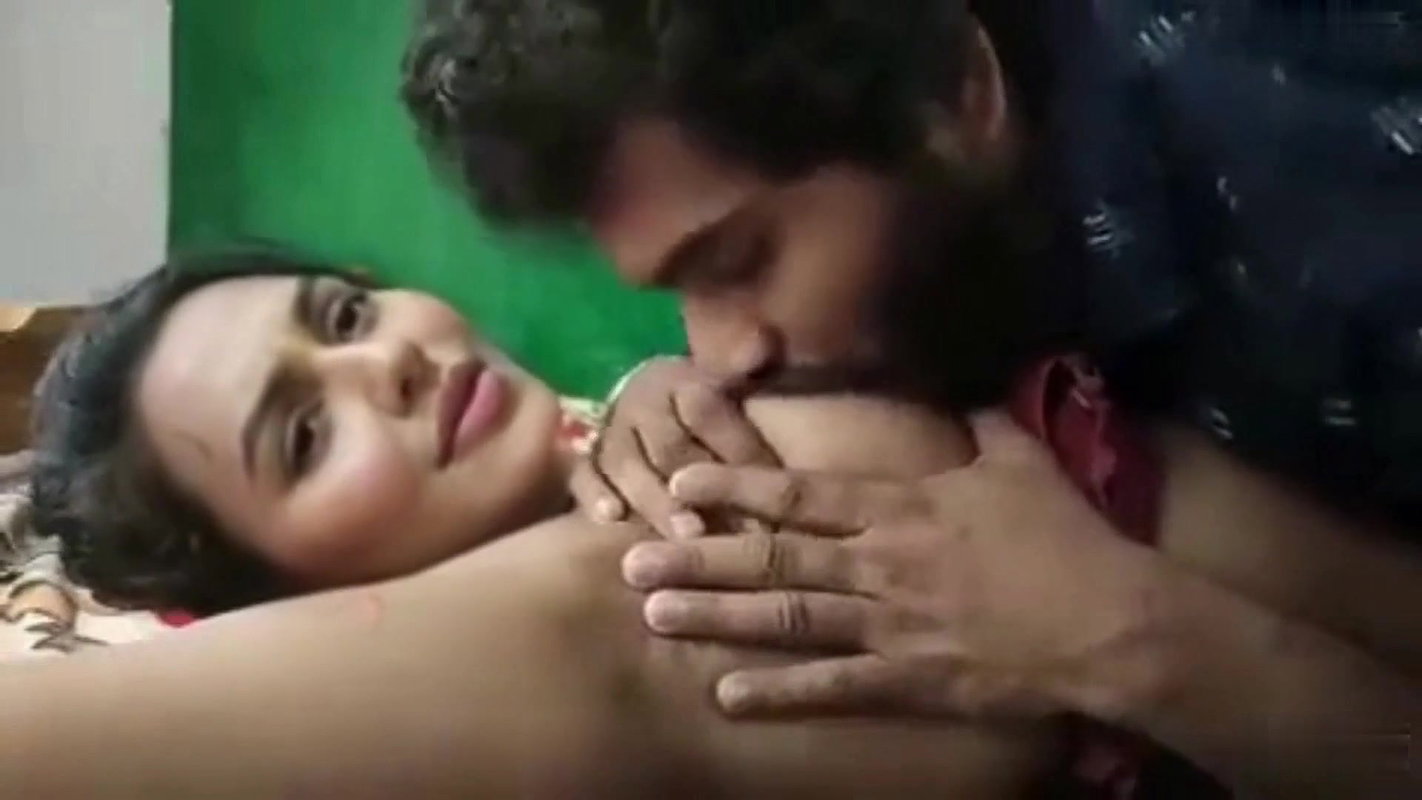 cute ladki ki chuche chusi