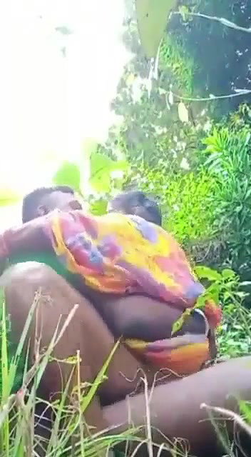 Khet Me Lejakar Bhabhi Ka Dudh Piya Aur Lund Pe Baitha Ke Choda