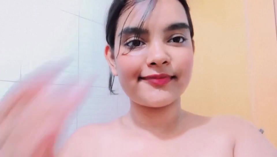 Cute Girl Topless Showing Her Boobs
