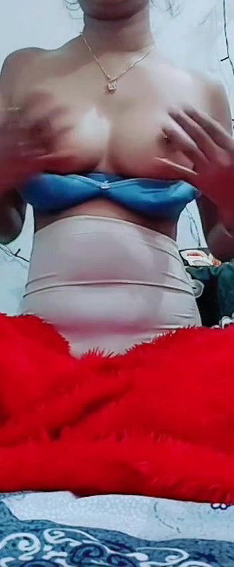 Beautiful Bengali GF Show Her Cute Boobies Leaked Video