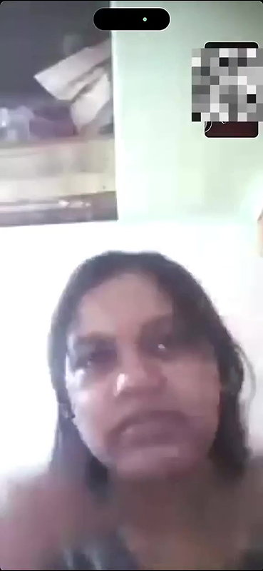 Horny GF Showing